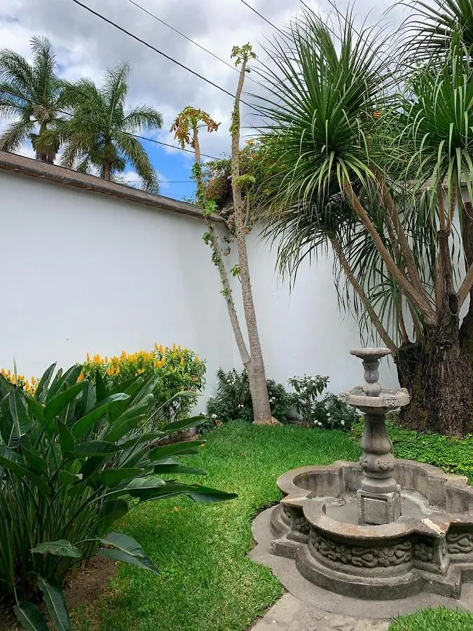 Hotel Casa Chula / Céntrica con jardín, terraza y parqueo Antigua Guatemala