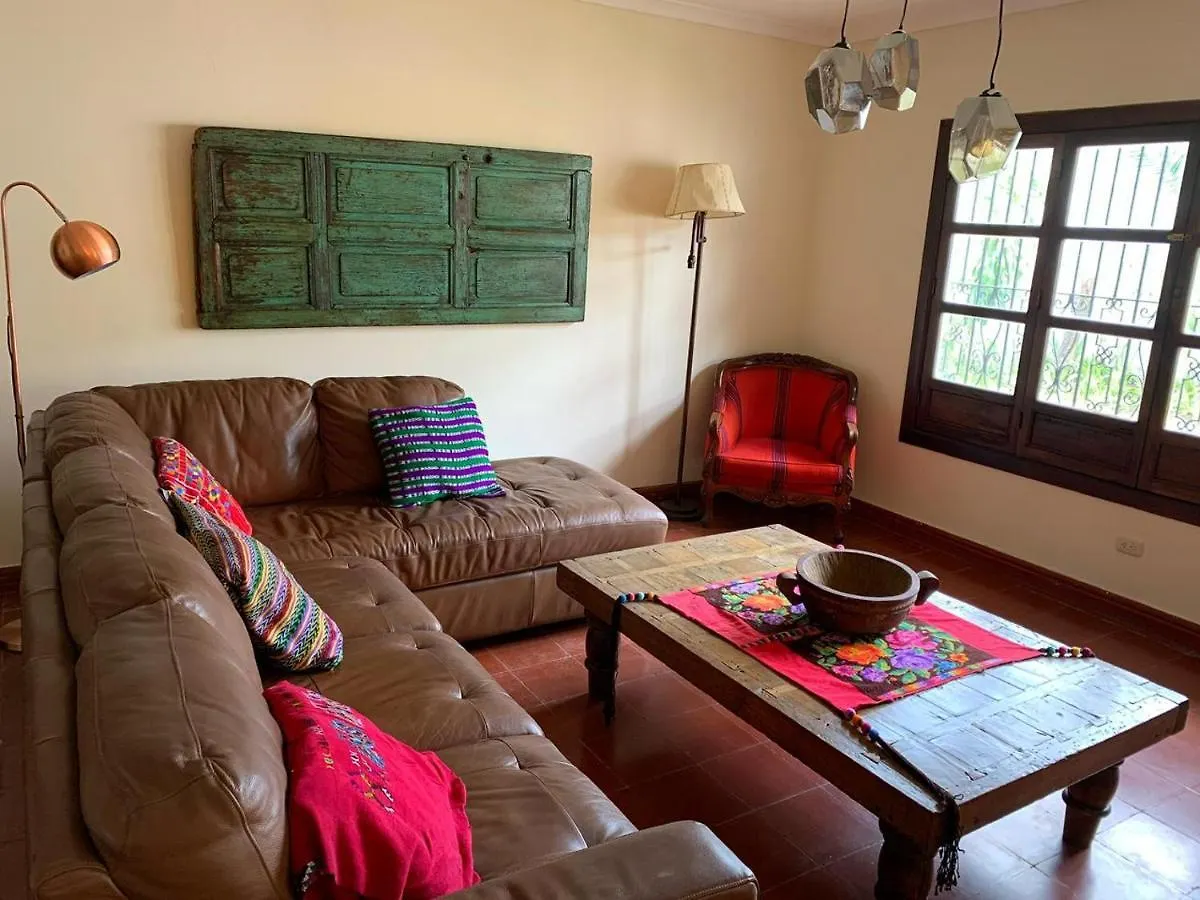 Hotel Casa Chula / Céntrica con jardín, terraza y parqueo Antigua