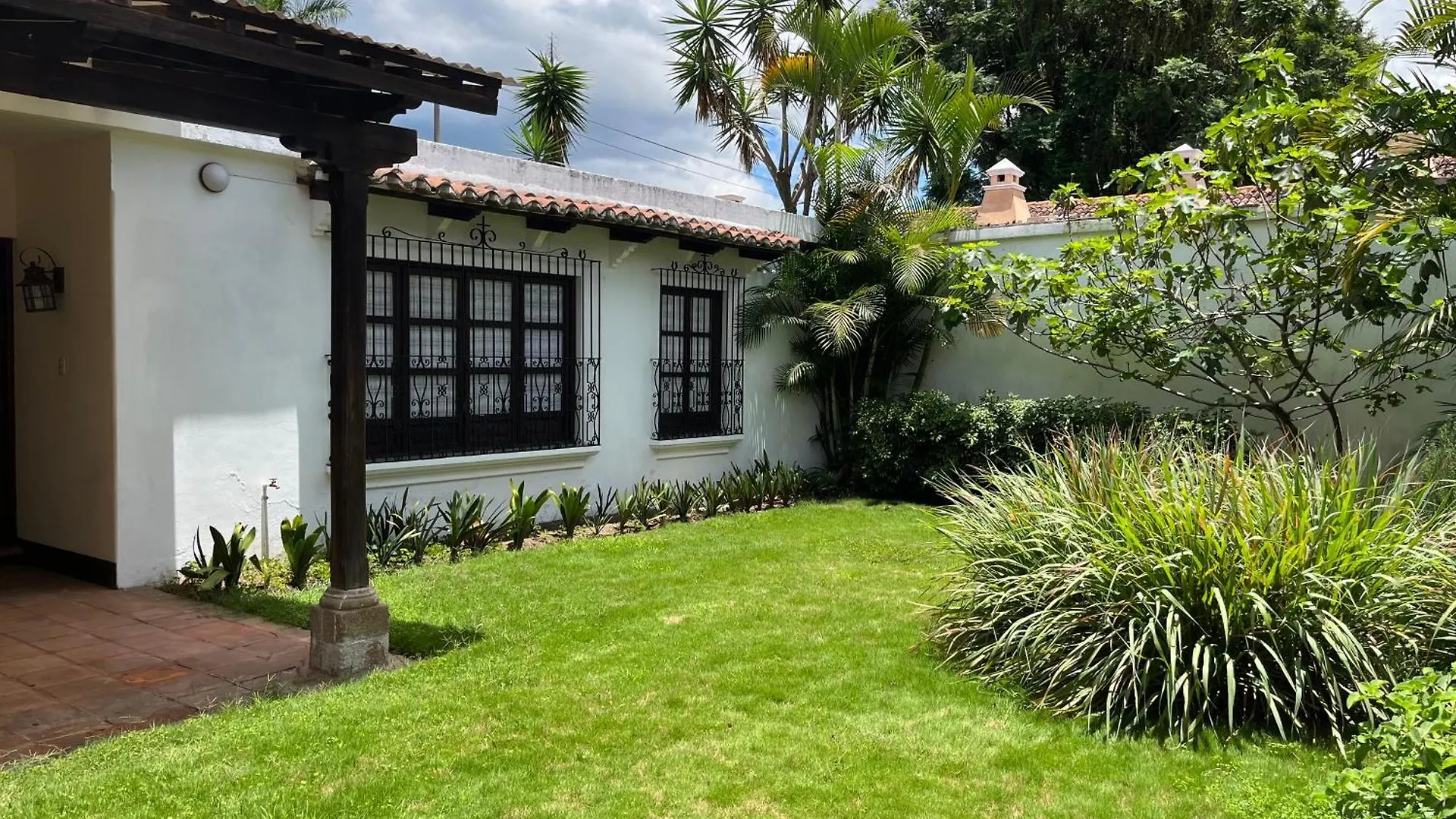Hotel Casa Chula / Céntrica con jardín, terraza y parqueo Antigua Guatemala